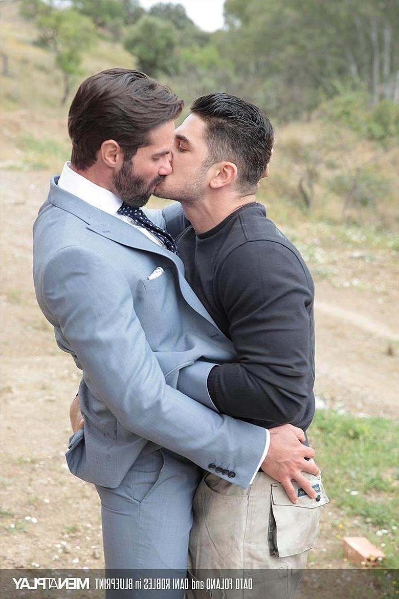 20P Gays sexys con músculos perfectos dani robles y dato foland follan al aire libre