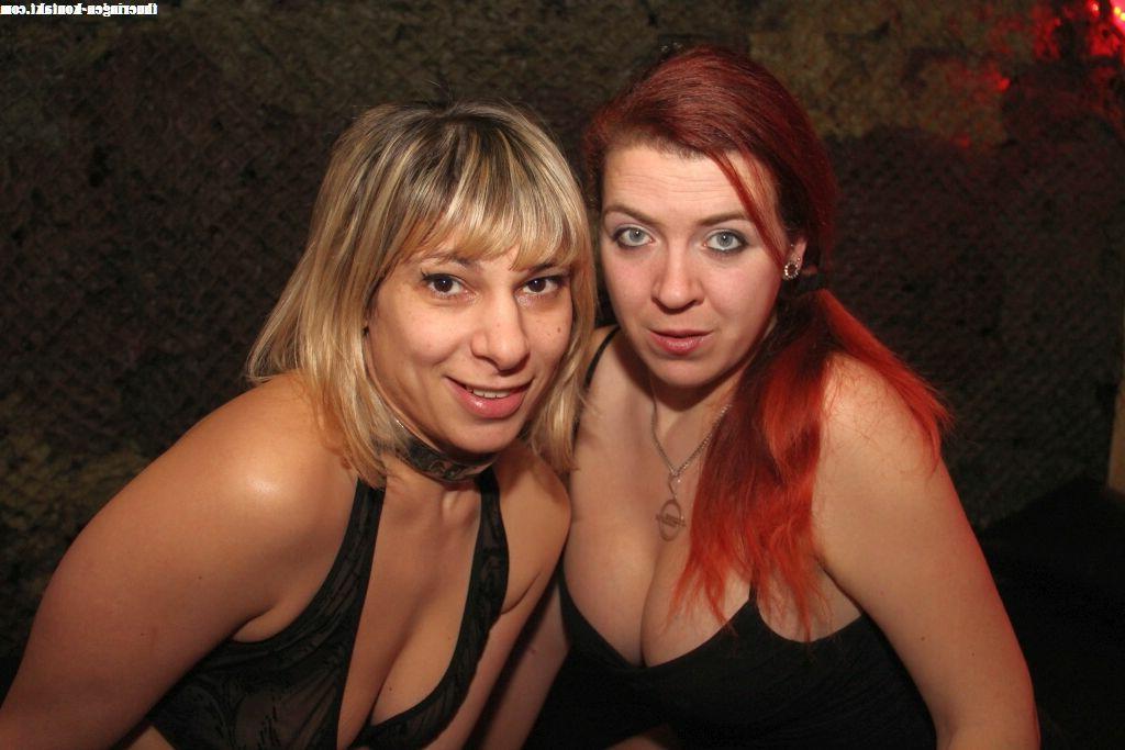 16P Las chicas de cine Kinogirls y Berichte practican juegos lésbicos