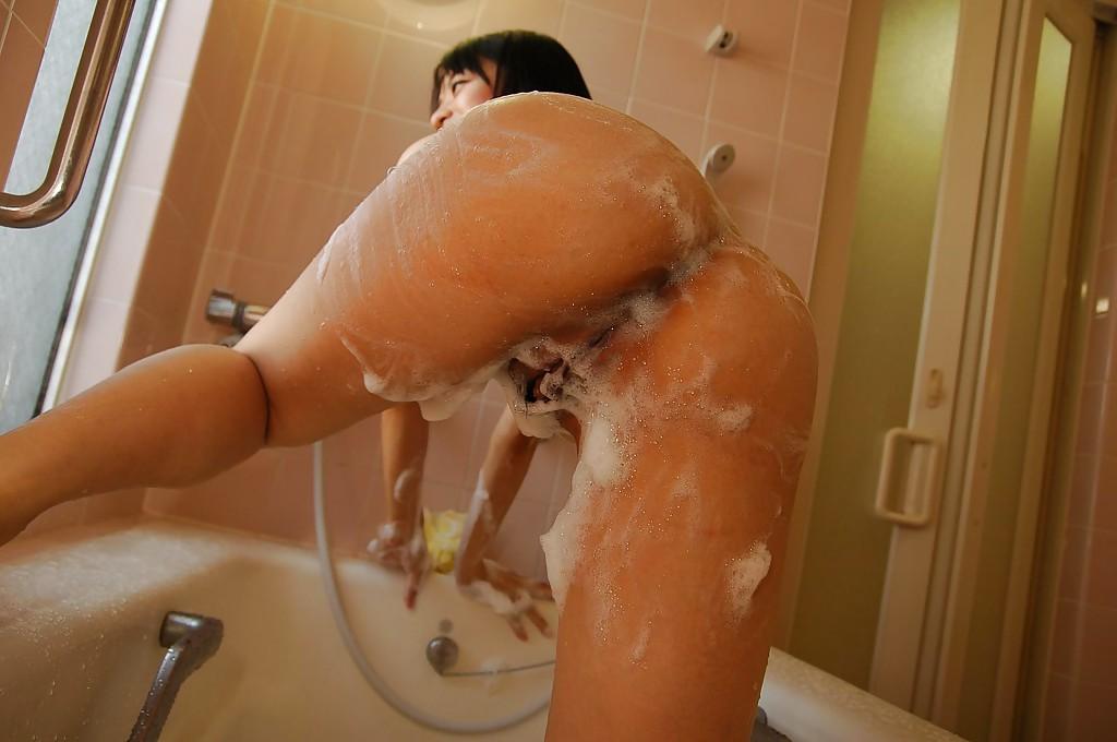 16P Smiley asian MILF Misuzu Okazaki taking shower and caressing herself