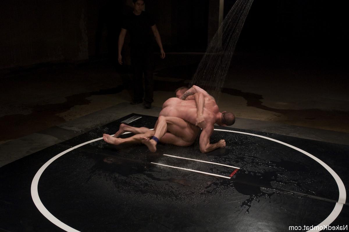 20P Kombat desnudo Tyler Saint, Nick Moretti
