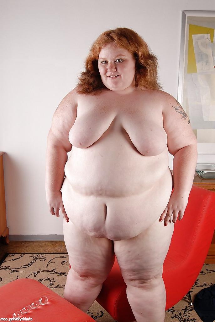 16P Very fat woman Ruby is getting naked and playing with her wide hole