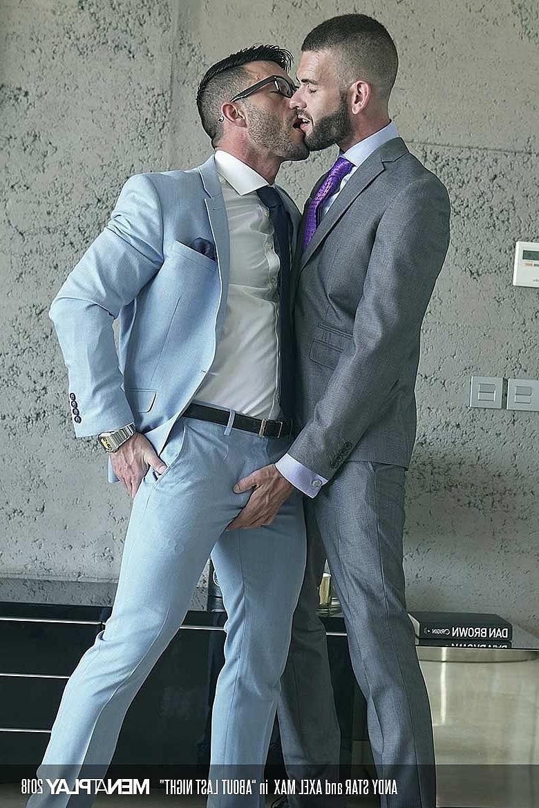 20P Empresários gays gostosos Andy Star e Axel Max soprando e fodendo na cozinha