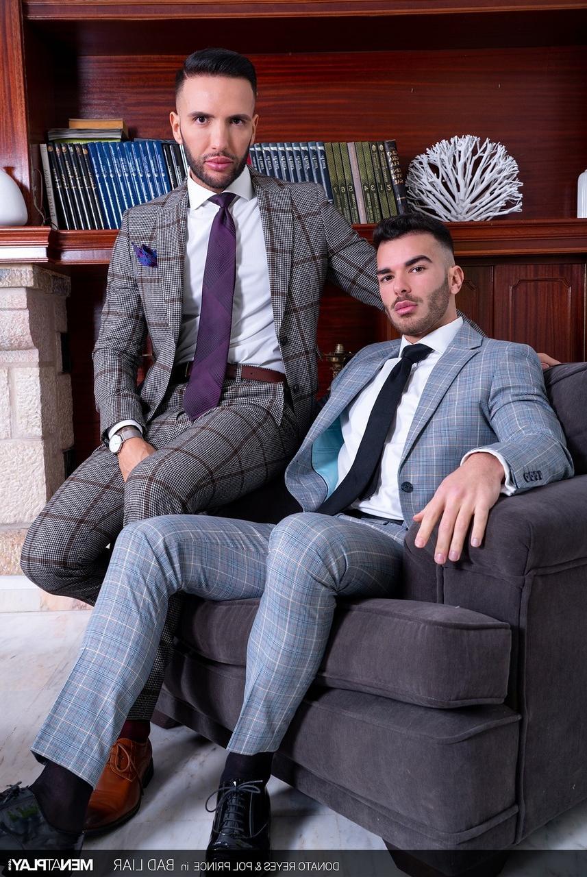 20P O detetive Donato Reyes e o gay gostoso Pol Prince se fodem hardcore