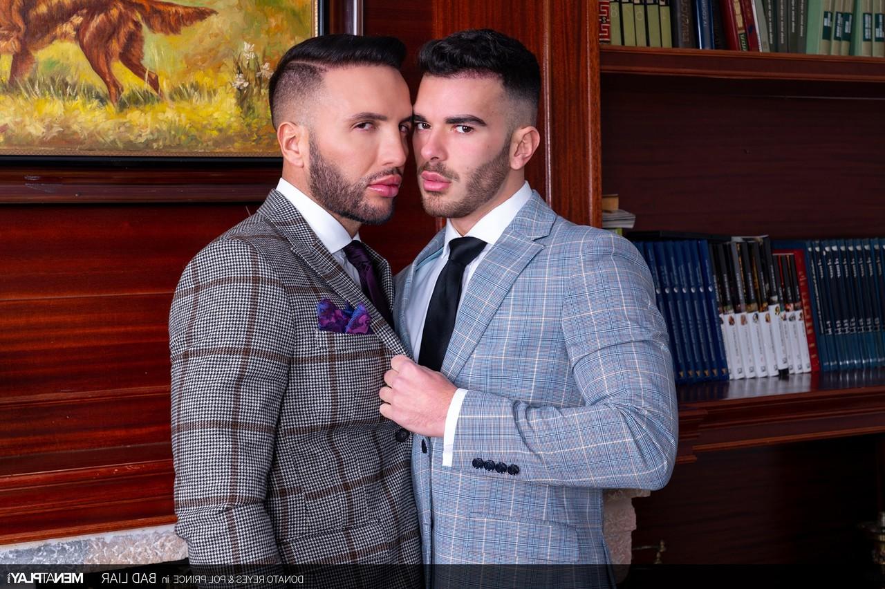 20P O detetive Donato Reyes e o gay gostoso Pol Prince se fodem hardcore