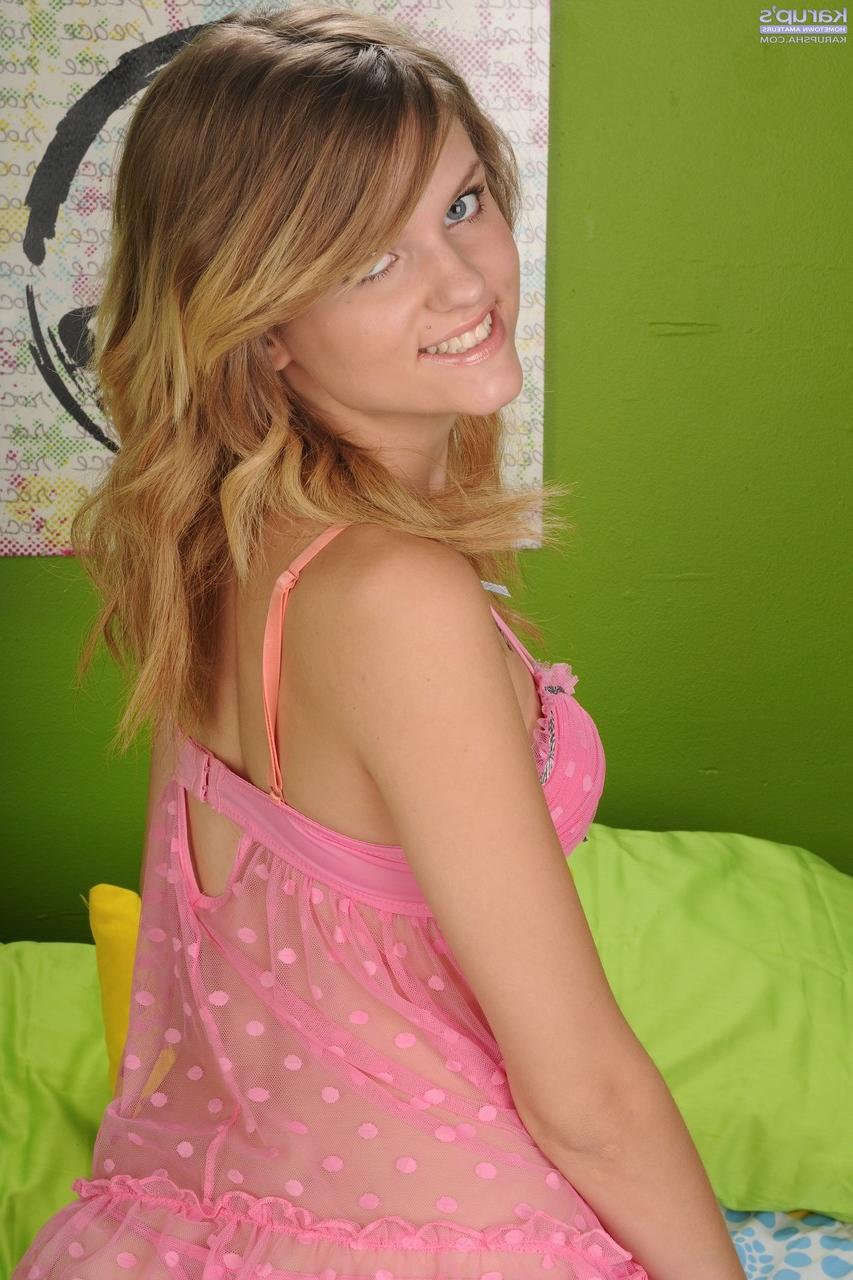 20P Karups Hometown Amateurs Scarlett Fever