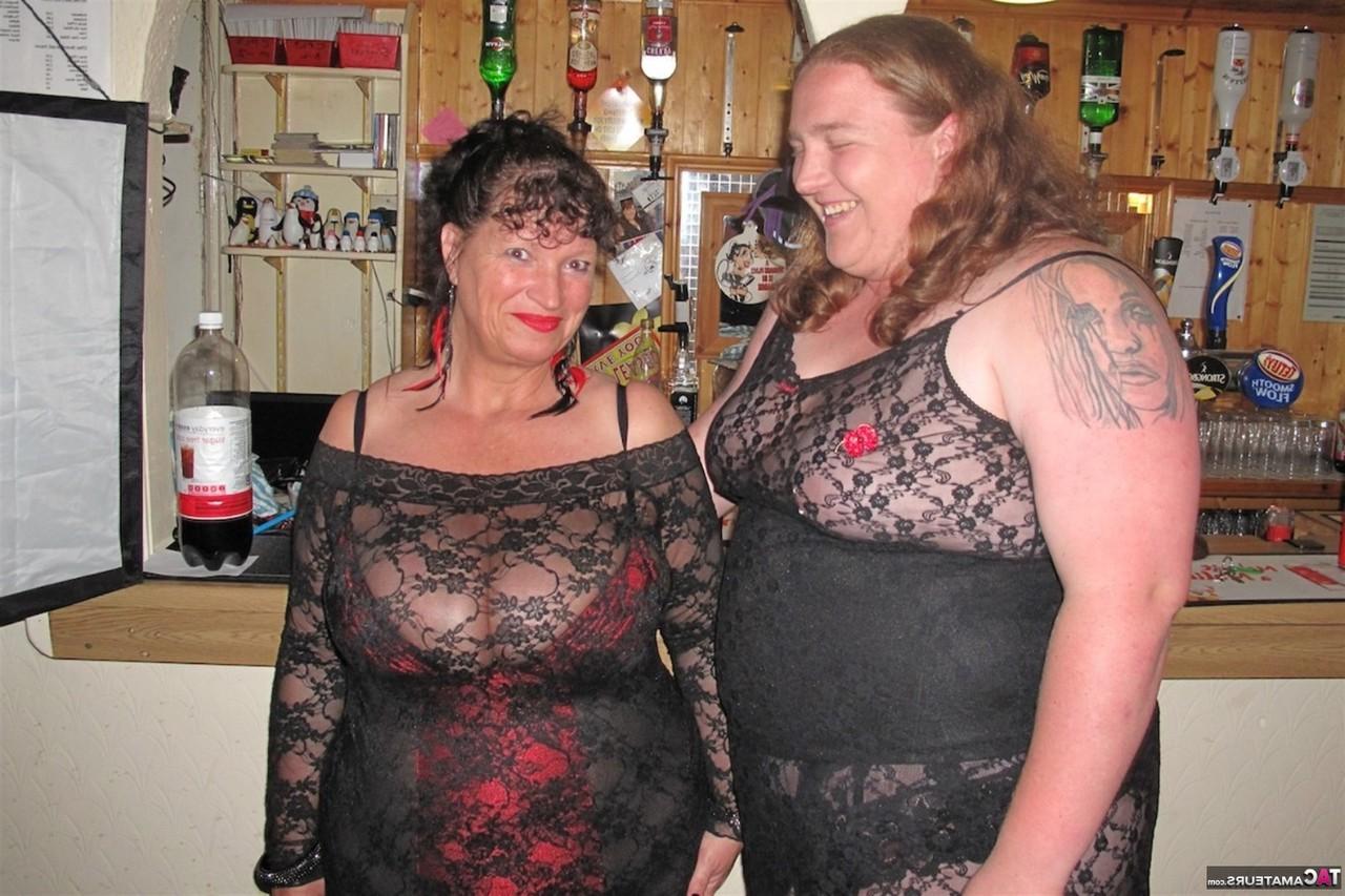 16P Les femmes en surpoids ont des relations sexuelles avec deux hommes