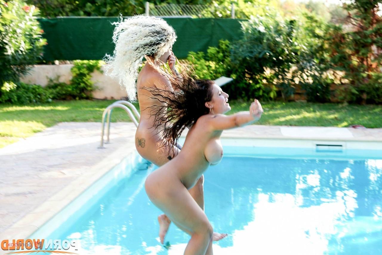 20P Monde porno Atlantis, Evelina Chivu
