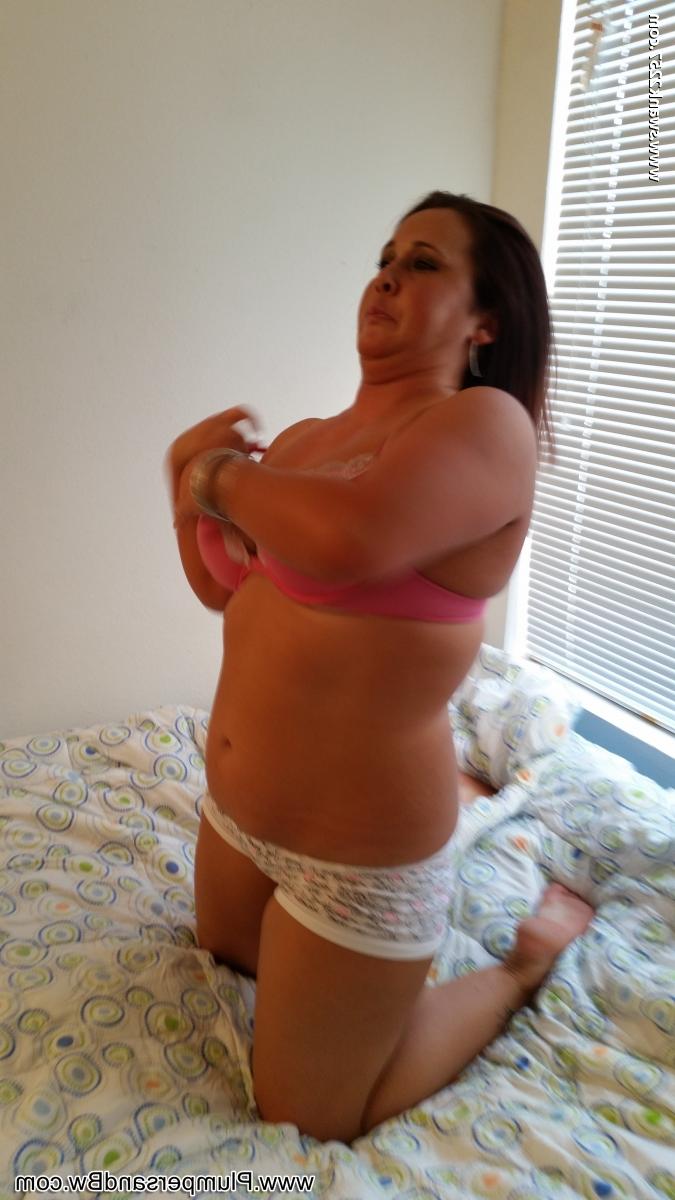 20P Chubby amateur slut Babs stripping in a solo and rubbing her pussy with a toy