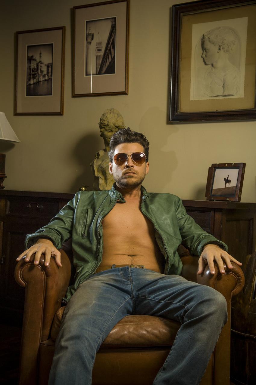 19P La belle Sicilia prend beaucoup de plaisir à faire l'amour avec la rock star Sean.