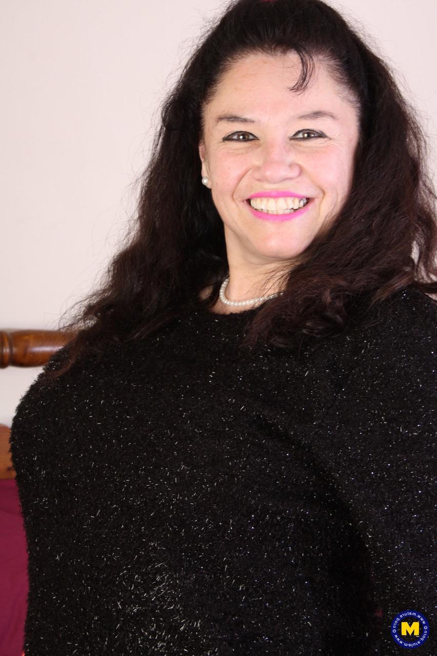 20P Smiley chubby woman Crystal spreads and toys her hairy cunt up close