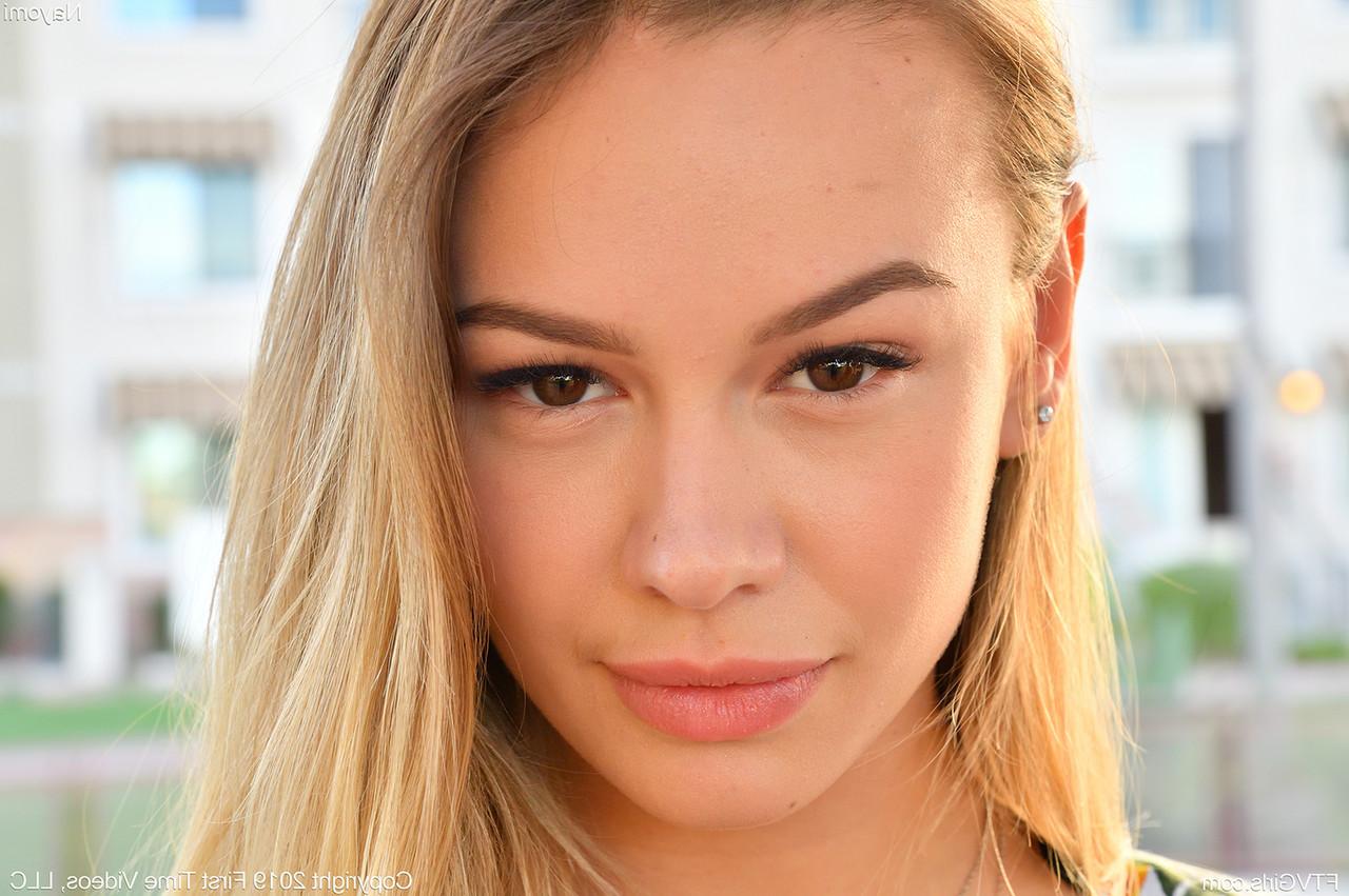 20P FTV Filles Naomi Swann