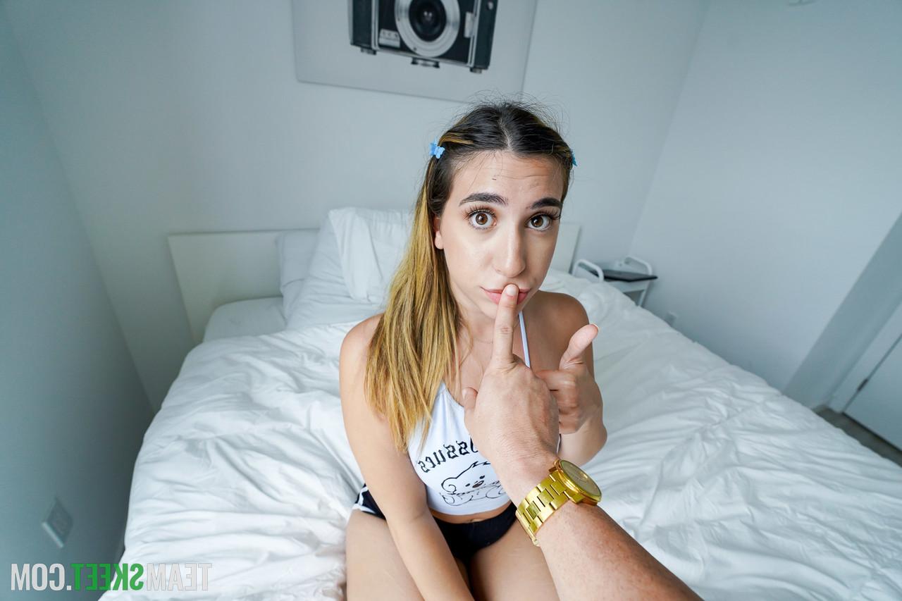 20P A adolescente sexy Lexi Grey gosta de sexo hardcore POV depois de fazer um boquete
