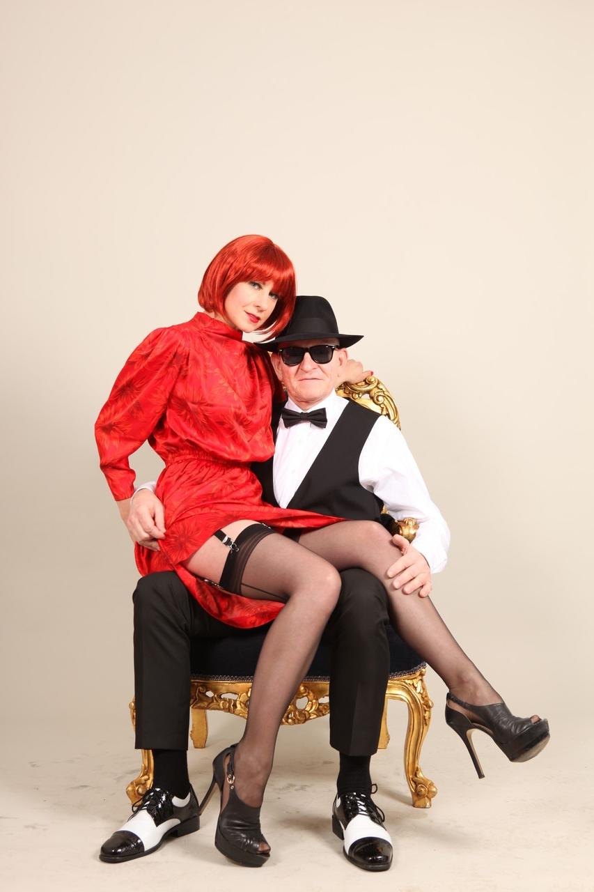 14P Redheaded dame Valeria Jones spreads her long legs for her gangster hubby