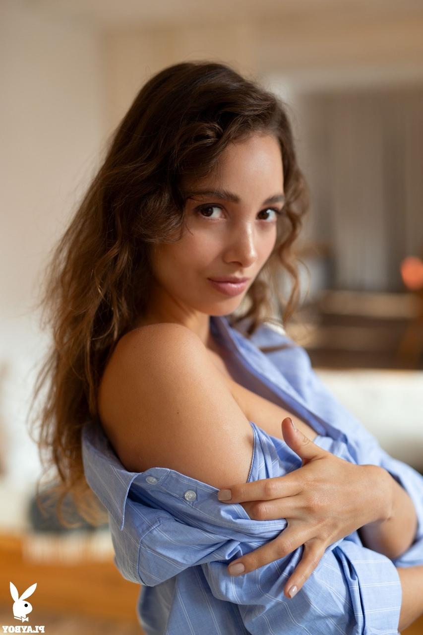 20P Colombian babe Calypso Muse loses her dress shirt & shows her natural tits