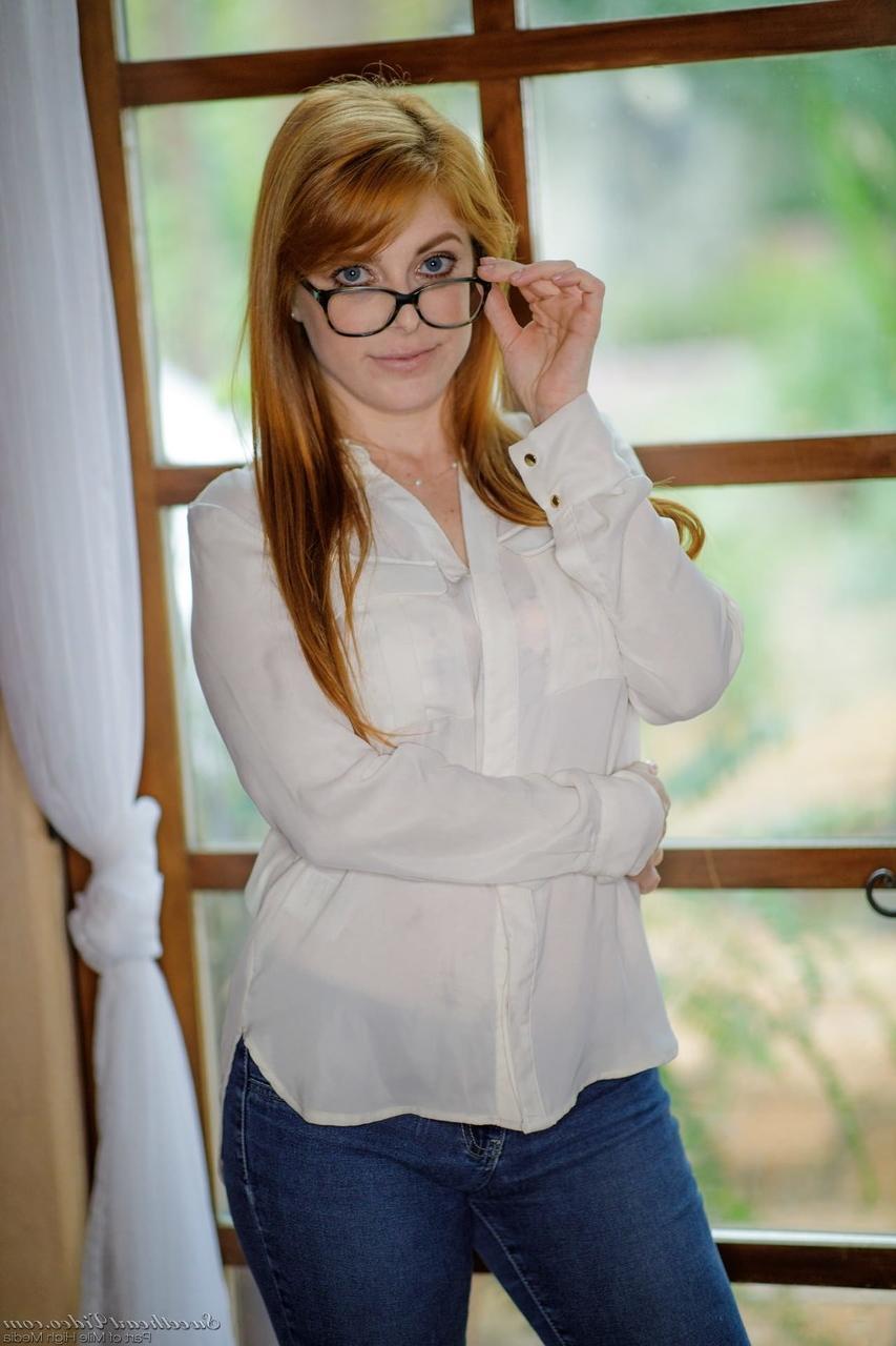 20P Dirty MILFs with big tits Penny Pax and Sovereign Syre suck each other's hole