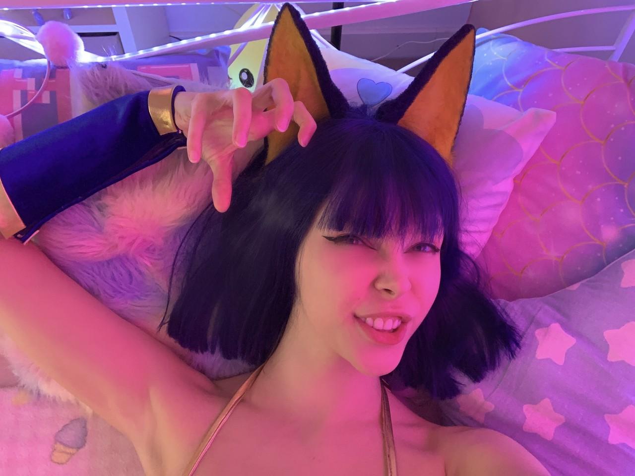 20P Крошка Little Kitty OnlyFans позирует в своем супер сексуальном кошачьем наряде