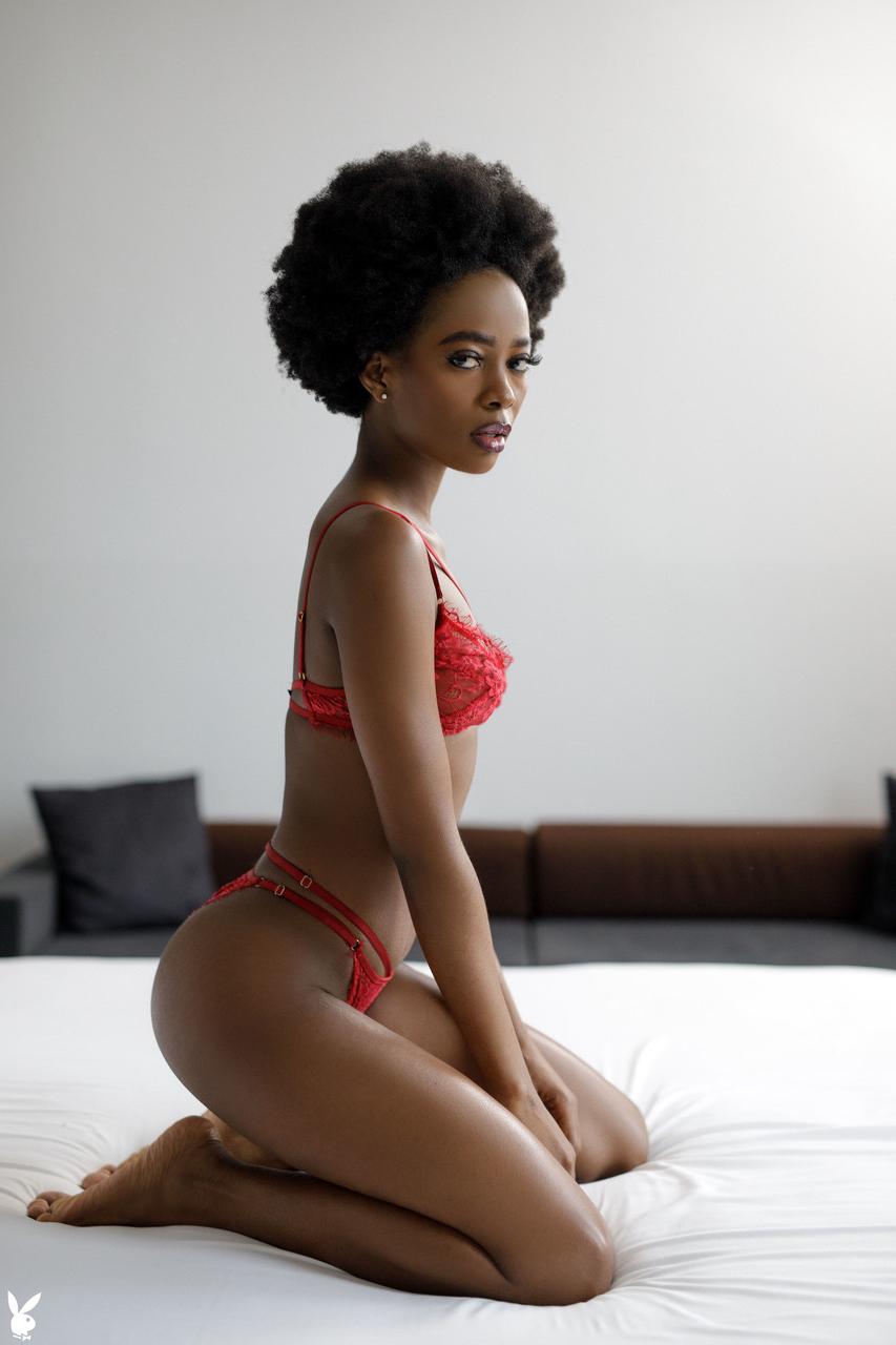 20P Beautiful black babe Alicia shows off her flawless petite body on her bed