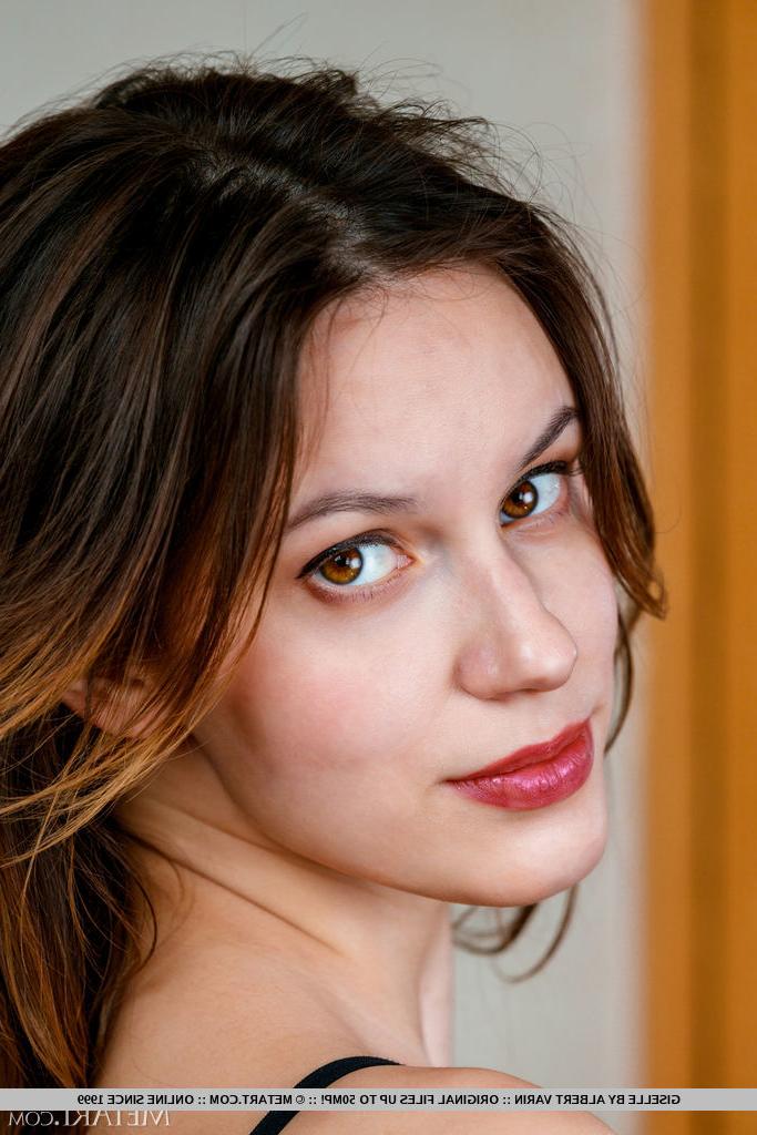 18P Girl next door type Giselle gets completely naked during a solo performance