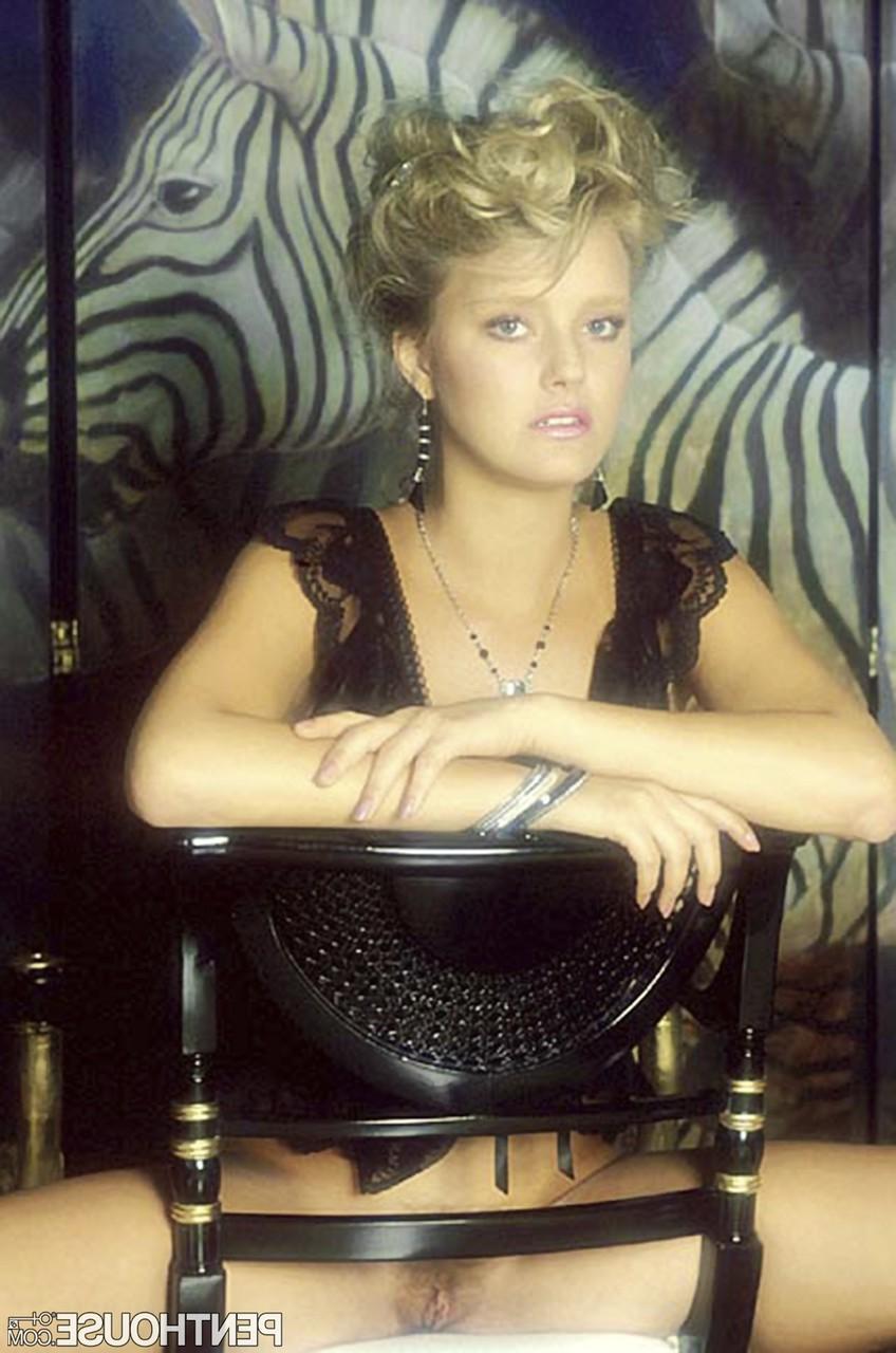 20P Page de Stéphanie Penthouse Gold