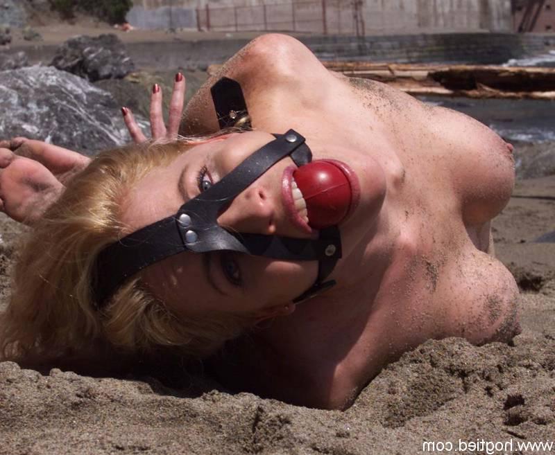 17P Blonde slave Sadie Belle getting bound and ball-gagged on the city beach