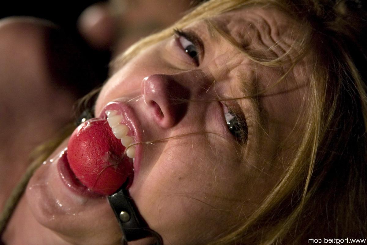 17P Beautiful babes Dee Williams and Lola are tied up while having a gagball