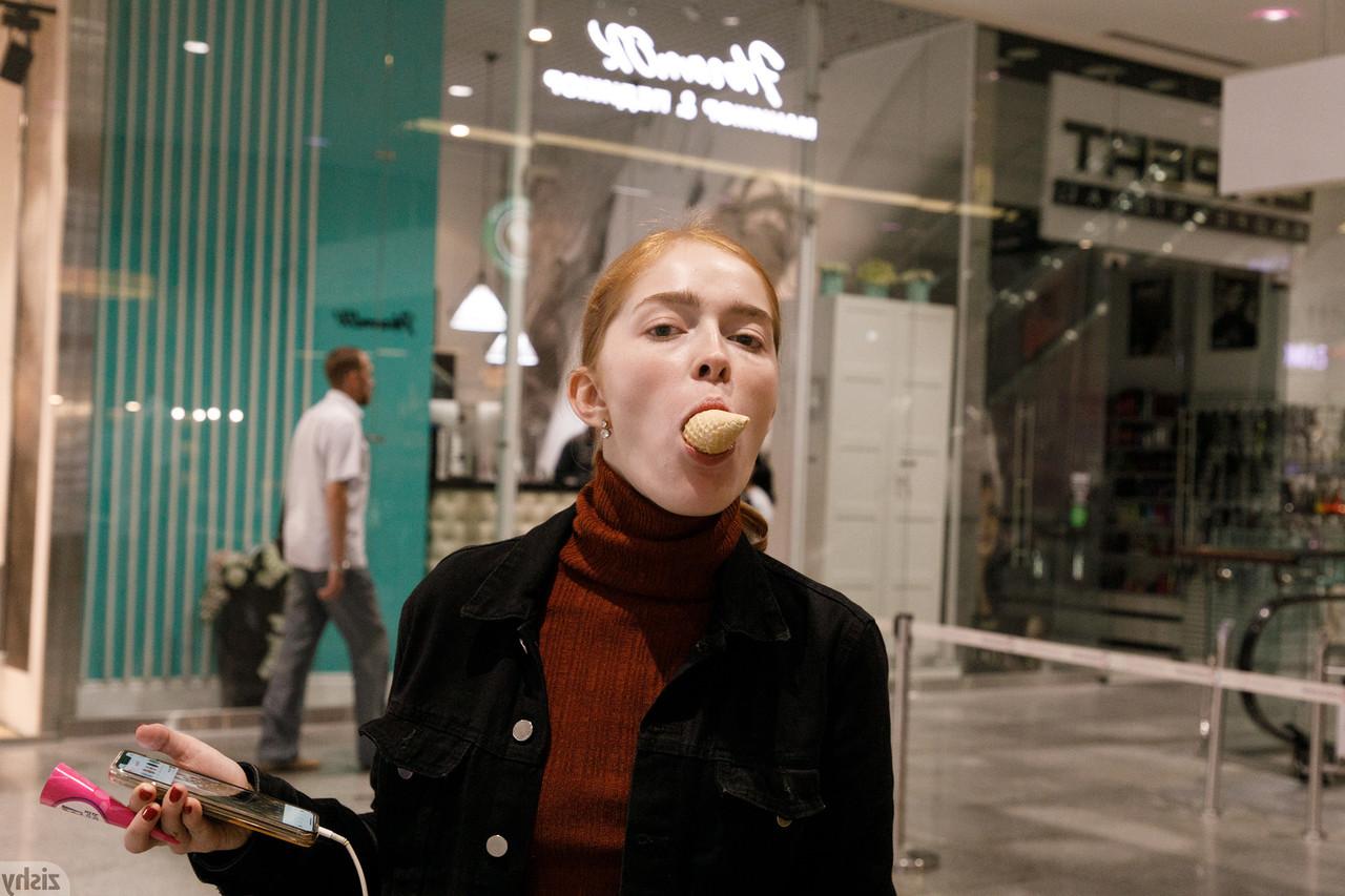 13P Redheaded Russian babe Jia Lissa flashing her tits and pussy in public