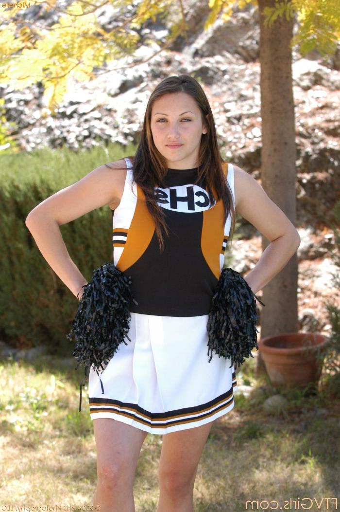 20P Pantyless brunette cheerleader Michelle does exercises in public