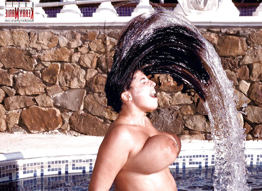 16P Chubby Euro MILF Kerry Marie frees large pornstar tits from bikini in pool