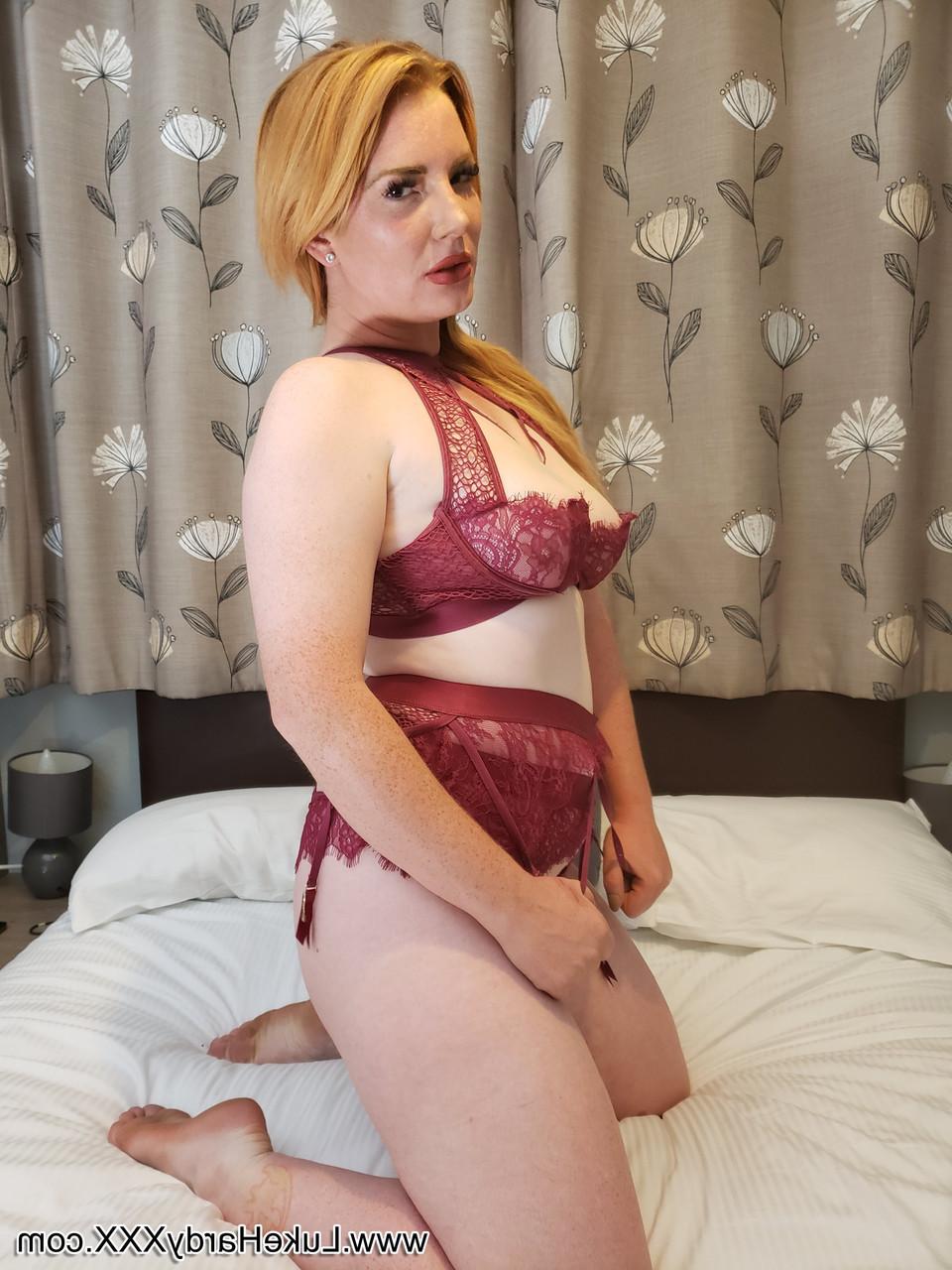20P Redheaded slut Bella Hunter touches herself & shows her curves in her lingerie