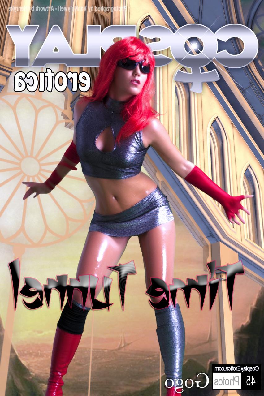 12P Cosplay-Enthusiastin befreit bei Solo-Action ihren harten Körper aus ihrem Outfit