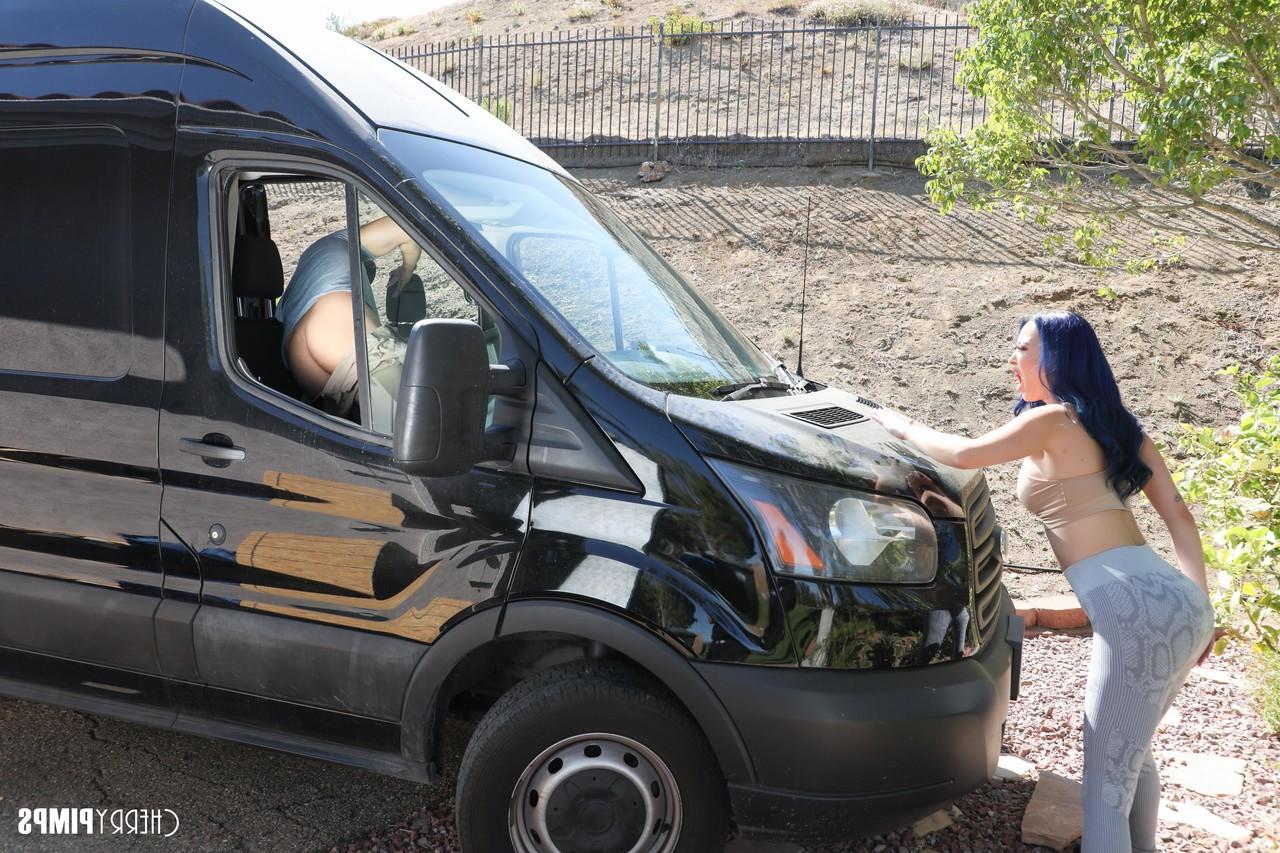 20P Curvy Eve Marlowe gets pounded in a camper van & has her big tits jizzed on