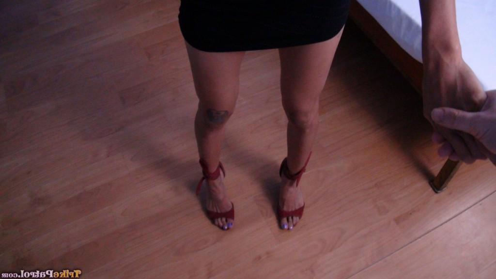 17P Petite Filipina Paula fica com a buceta fodida e cremosa em POV amador