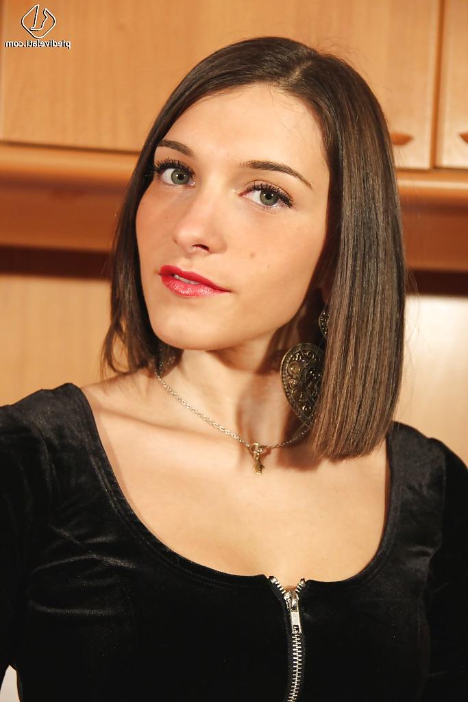 15P Brunette babe with a nice ass Valentina is a foot fetish doll