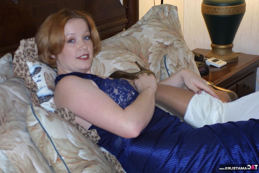 20P La regordeta amateur Reba y su novia 69 mientras tienen sexo lésbico