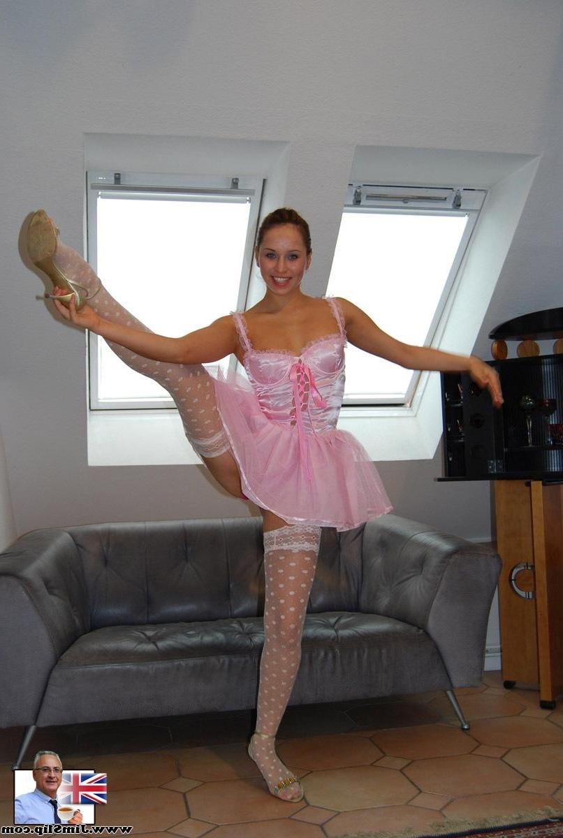 20P A doce bailarina amadora Alexa expõe seu corpo e é fodida por um homem mais velho