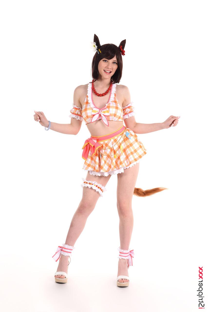 15P Cute brunette Melody Marks puts on a strip show before toying her pussy