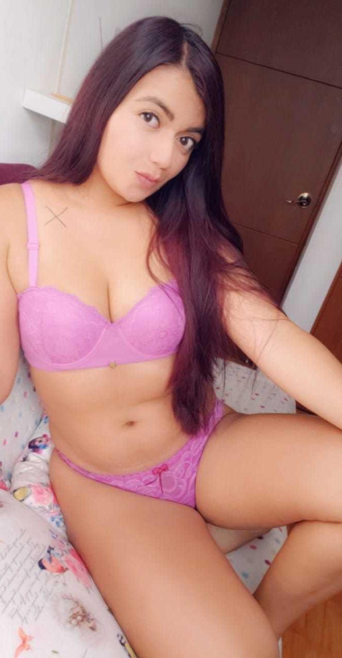 15P Brunette Colombian babe Sofia Gomez teases with her big boobs and shaved cunt