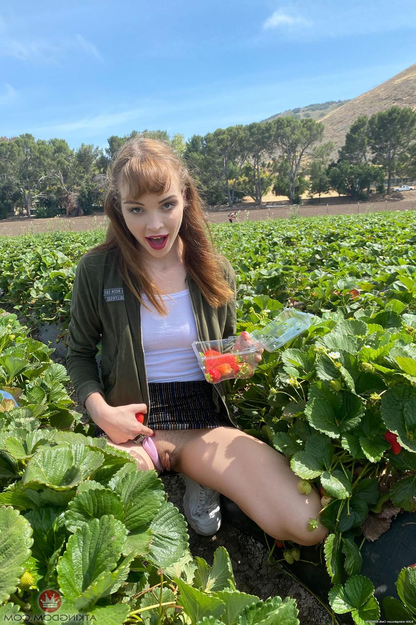 20P Teen with a big ass Aliya Brynn shows off her inviting meaty pussy up close