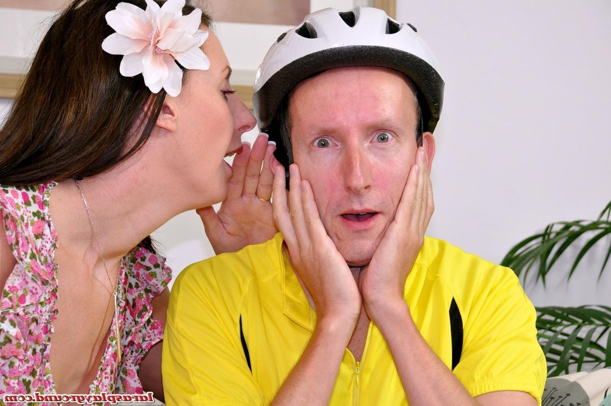 15P Old slut in heels and tutu entices bicycle courier to lick her aging ass