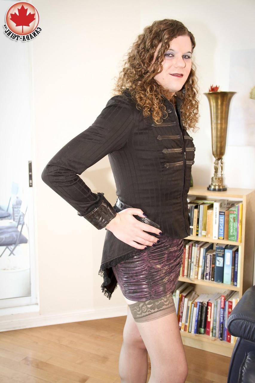 16P Canada TGirl Sylvie