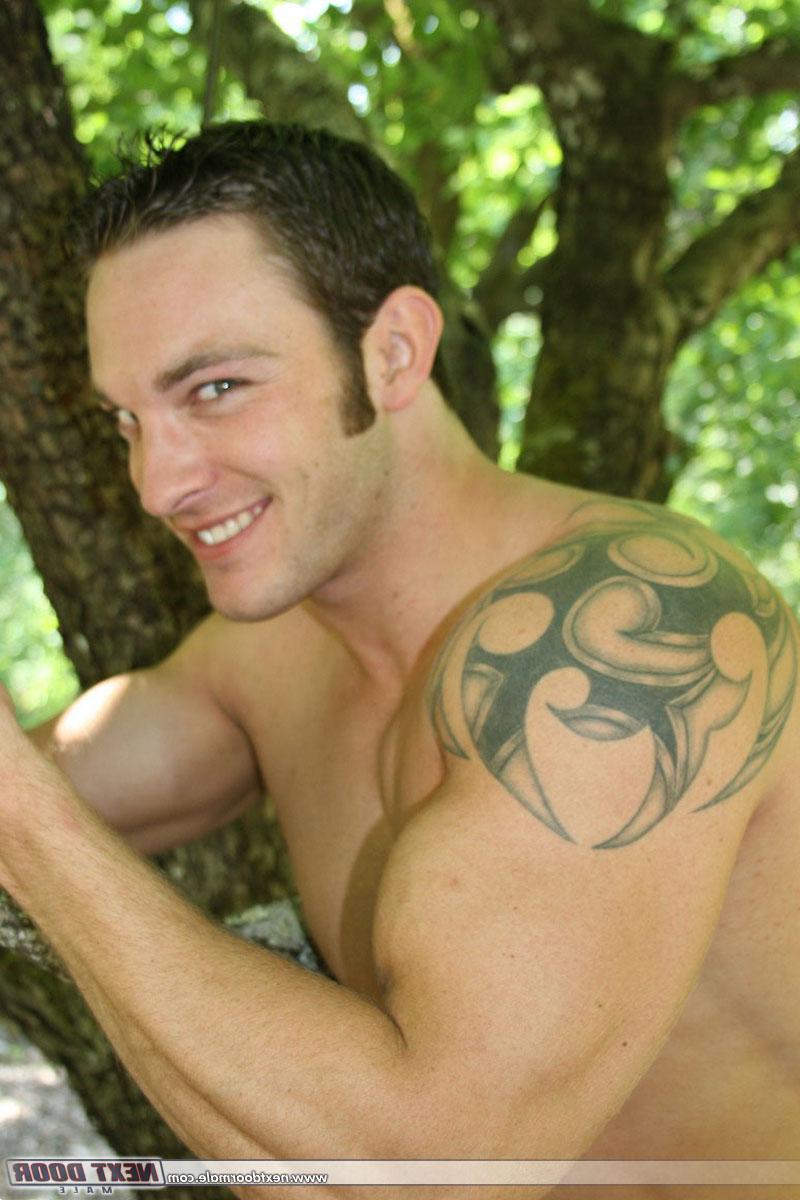 20P Der fantastische Schwule mit den heißen Muskeln, Clark Kent, zieht sich aus und masturbiert