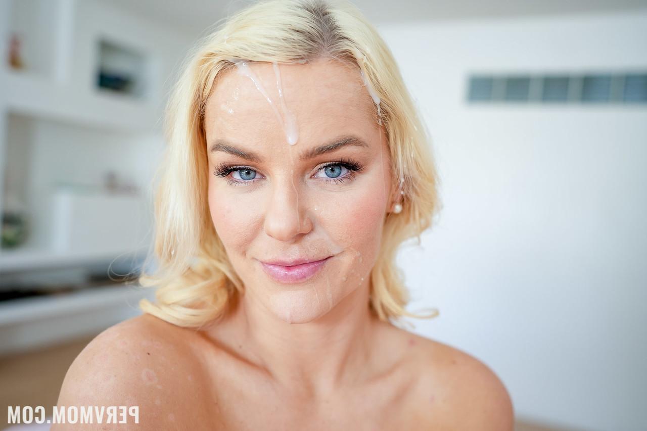 20P A mãe curvilínea Slimthick Vic monta o pau grande do enteado e faz um tratamento facial