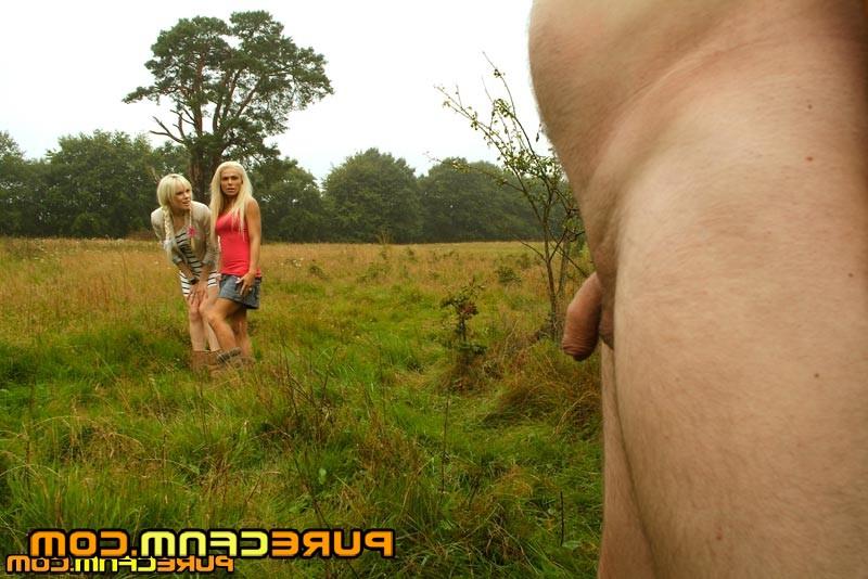 16P Las rubias británicas Caprice Jane y Syren Sexton hacen una paja CFNM al aire libre