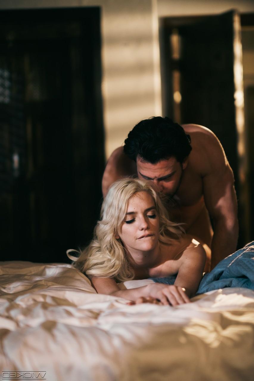 20P La malvada Kenna James, Seth Gamble