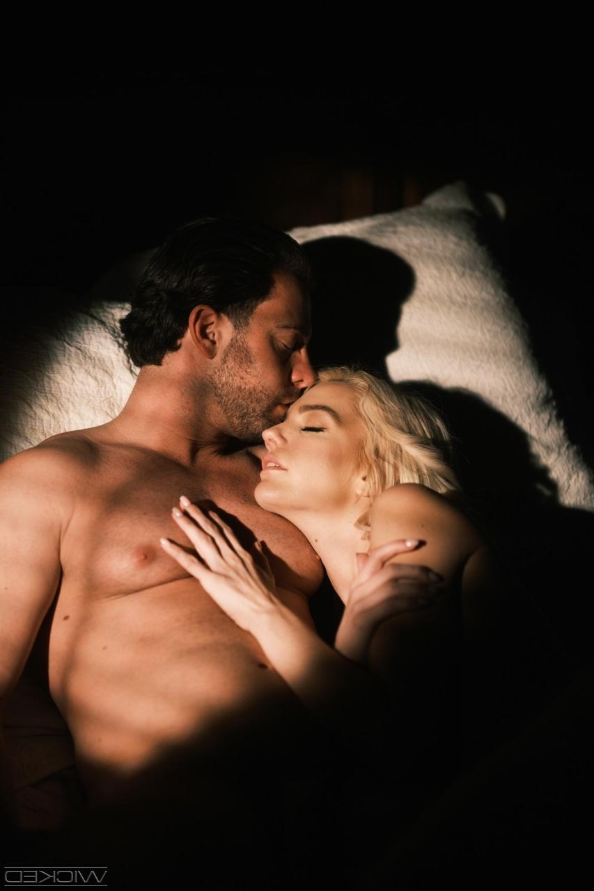 20P La malvada Kenna James, Seth Gamble