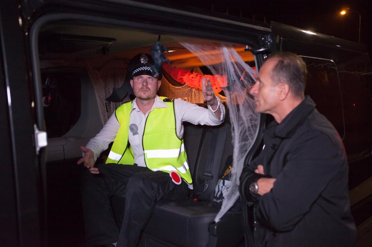 17P A ambiciosa policial Jasmine Jae pertenceu ao carro do perpetrador no Halloween