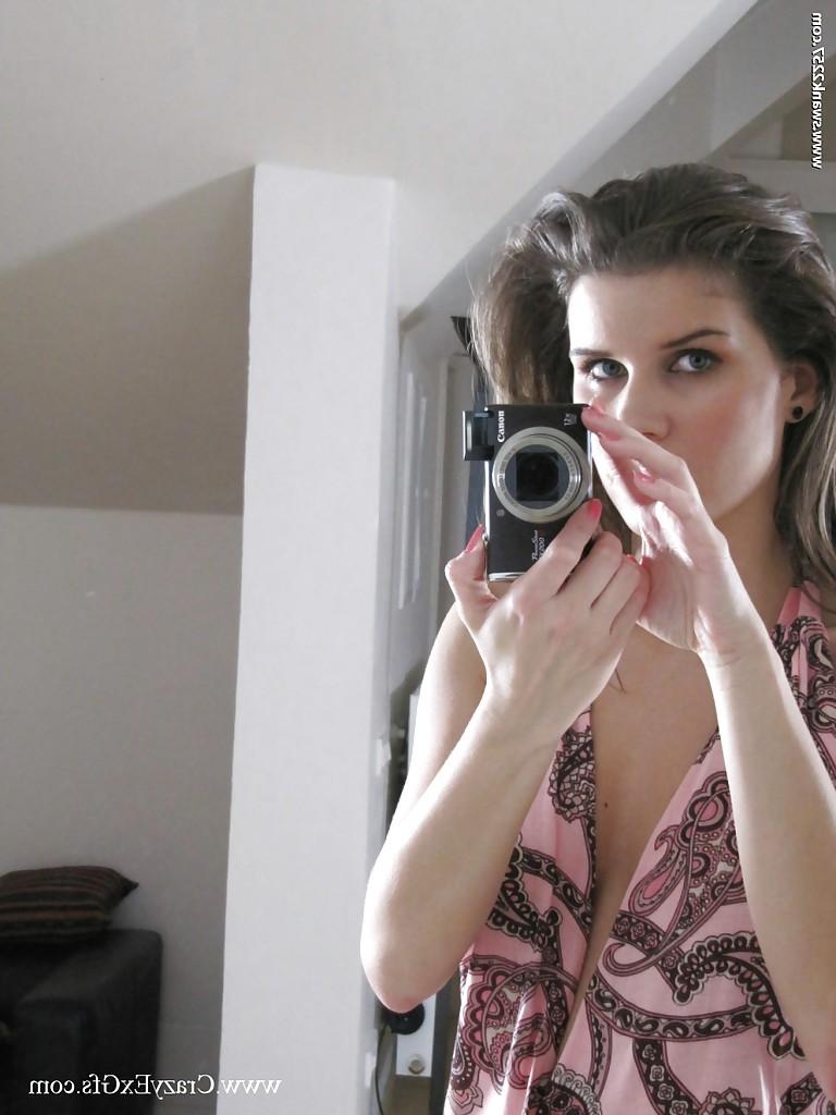 16P La linda novia patti mostrando sus bonitas tetas y su barriga
