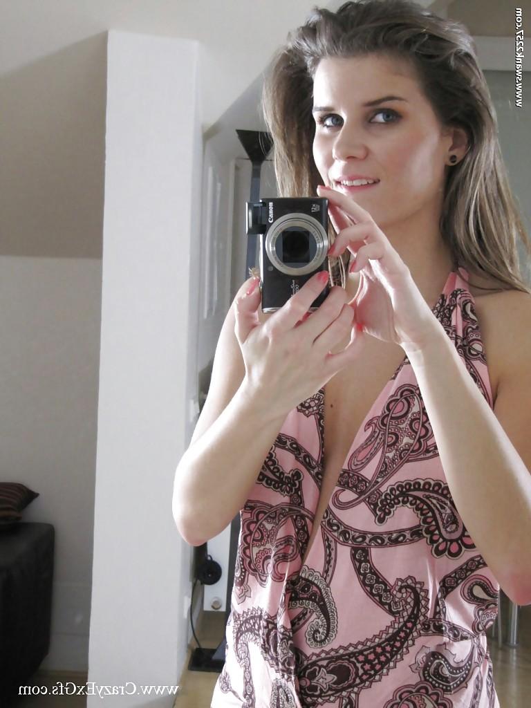 16P La linda novia patti mostrando sus bonitas tetas y su barriga