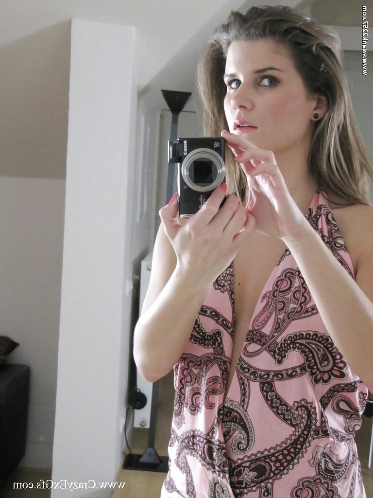 16P La linda novia patti mostrando sus bonitas tetas y su barriga