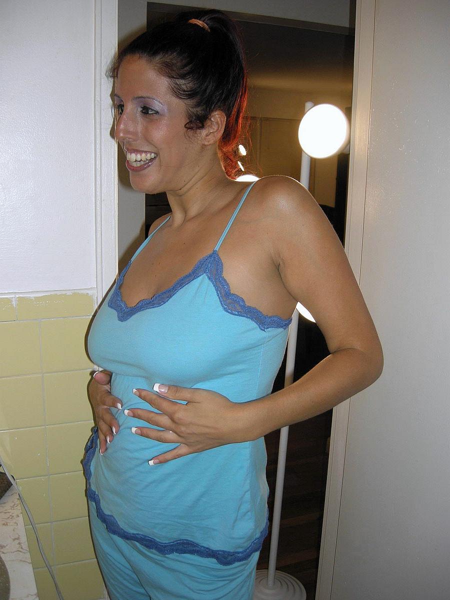 20P Charming amateur MILF Lavender Rayne shows her big tits after taking a shower